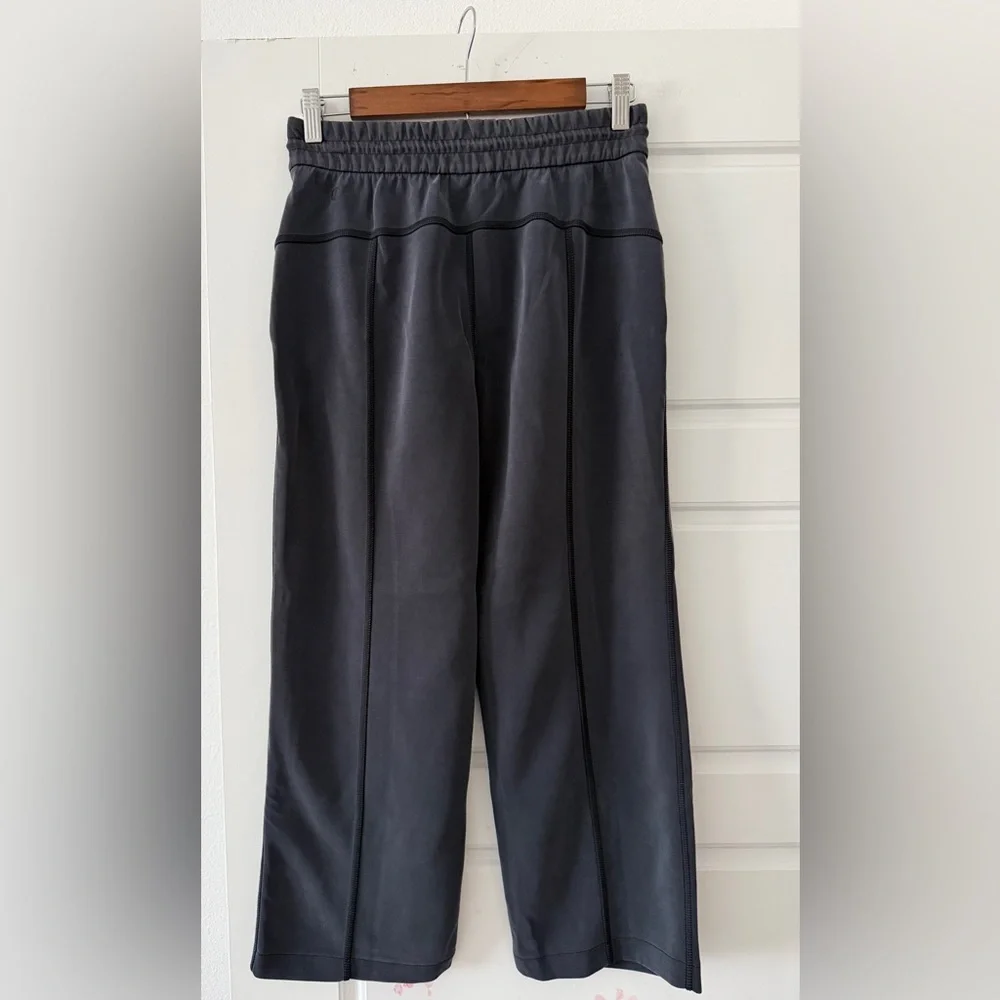 lululemon Softstreme High-Rise Straight-Leg
Cropped Pant - Picture 2 of 4